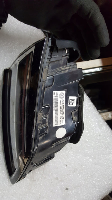 Lampa LED lewy tył VW ARTEON 3G8945307AF demontaż