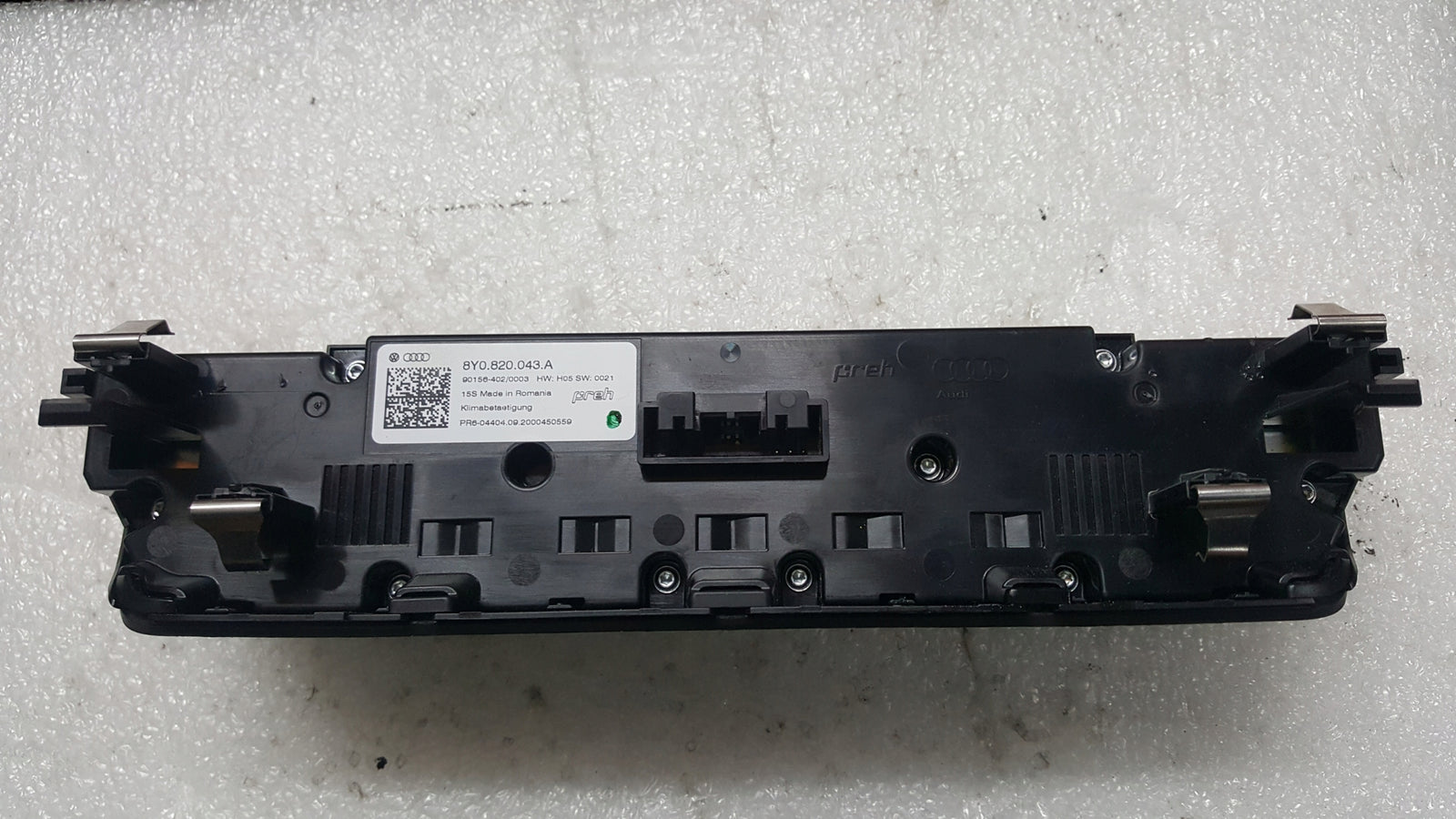 Panel klimatyzacji AUDI A3 8Y0820043A demontaż