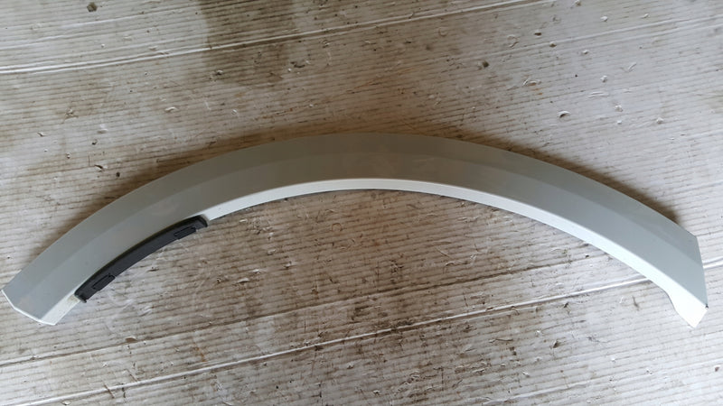 Listwa błotnika prawy tył AUDI Q8 4M8853818