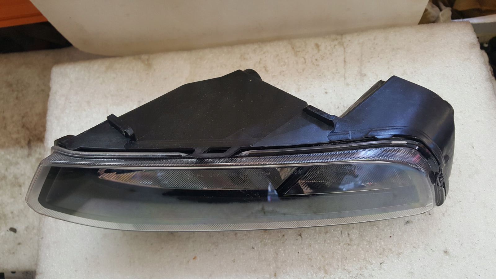 Reflektor przeciwmgłowy HELLA 6C0941661G 1NA 011 987-111