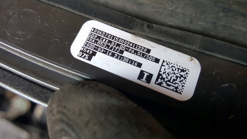 Listwa błotnika lewy przód AUDI Q5 80A853717J demontaż