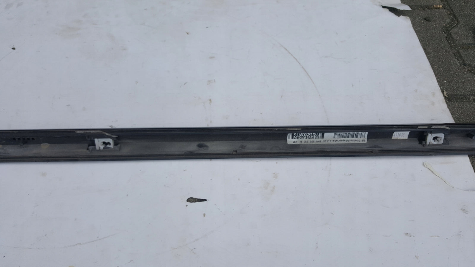 Listwa progowa prawa AUDI A4 B9 S-LINE 8W0853931A