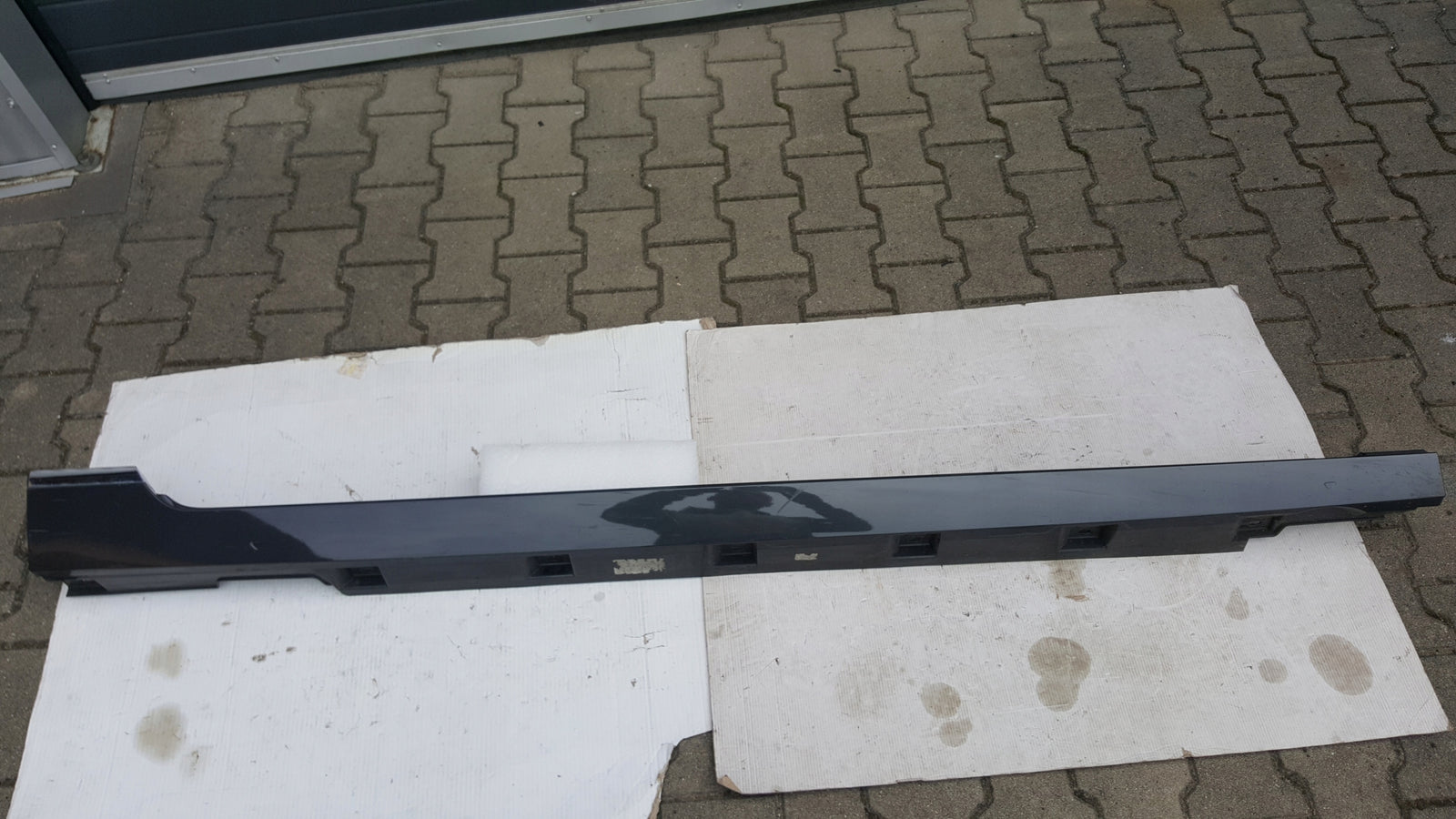 Listwa progowa prawa strona VW PASSAT B8 3G0853858F demontaż