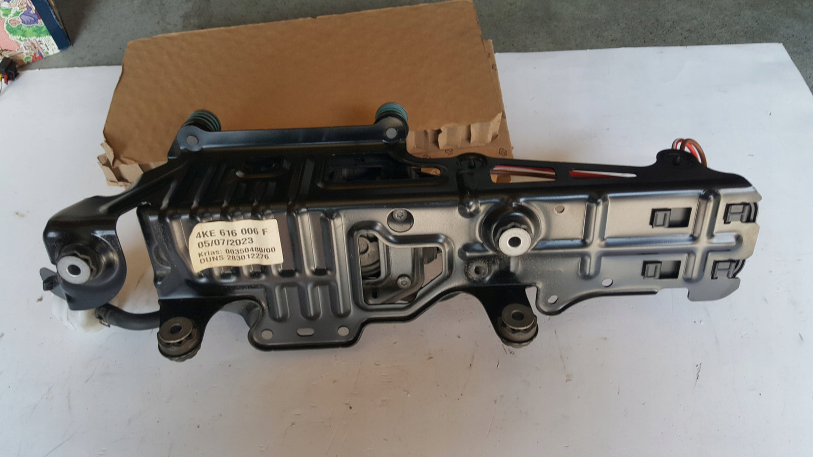 Kompresor zawieszenia AUDI E-TRON Q4 e-tron 4KE616005E 4KE616006F