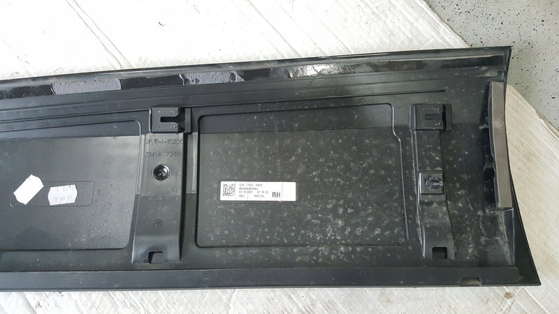 Listwa drzwi prawy przód VW ID.4 11A854940D demontaż