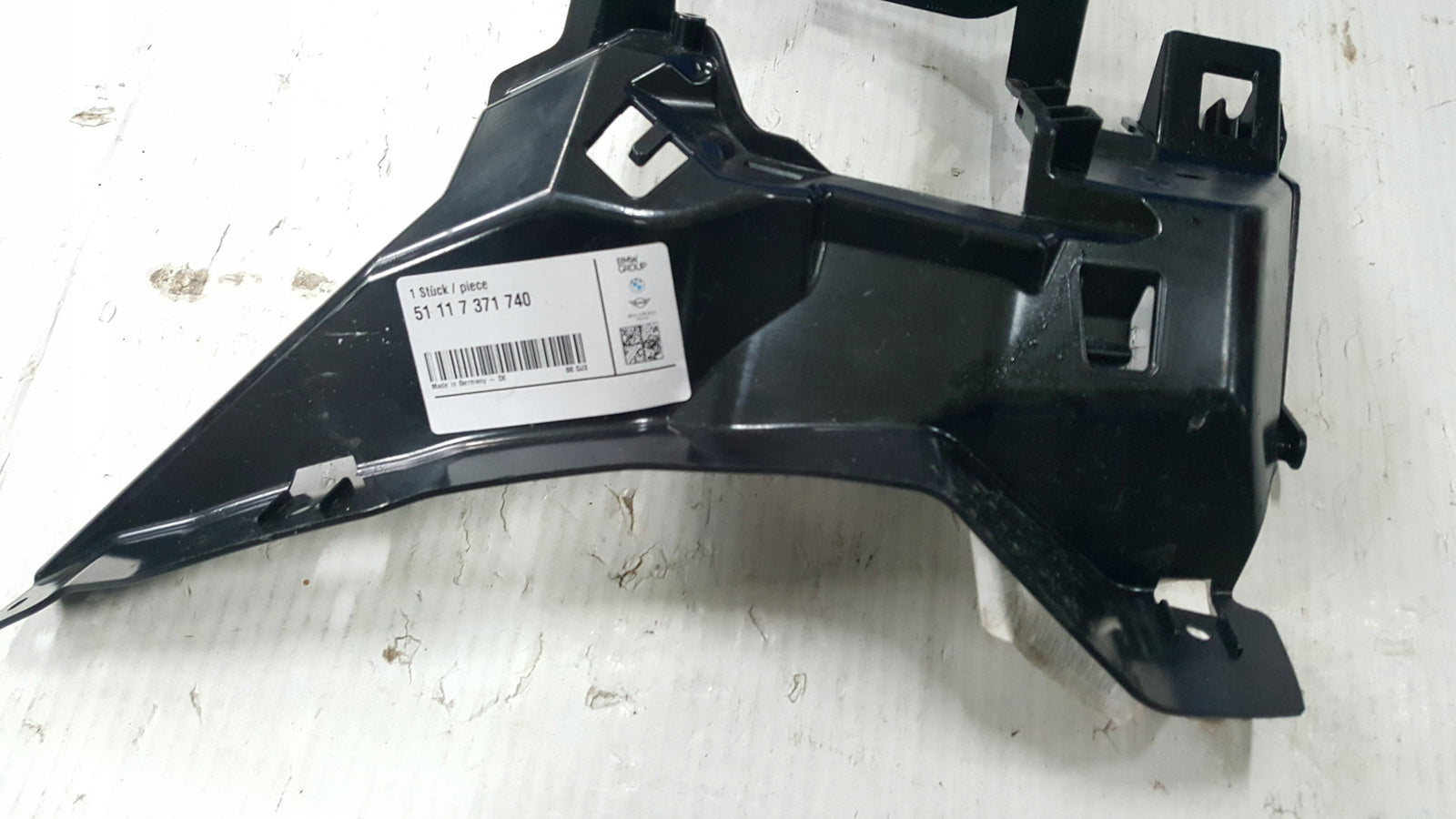 NOWY ORYGINALNY ślizg zderzaka przedniego prawa strona BMW 1 F20F21 7371740