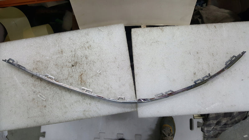 Listwa chrom zderzaka prawy tył VW ARTEON 3G8853842B demontaż