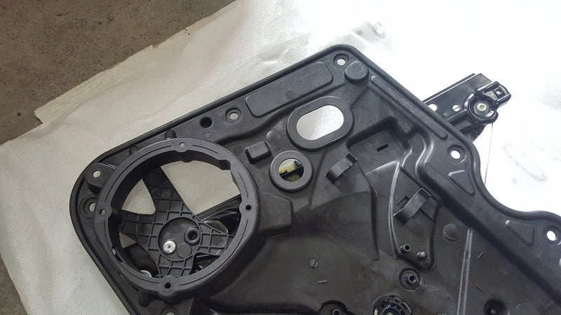 Podnośnik szyby prawy przód VW GOLF VI 5K0837462D