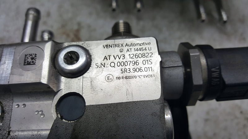 Zawór regulacji rozdzielacz VW AUDI SEAT SKODA 5R3906011 demontaż