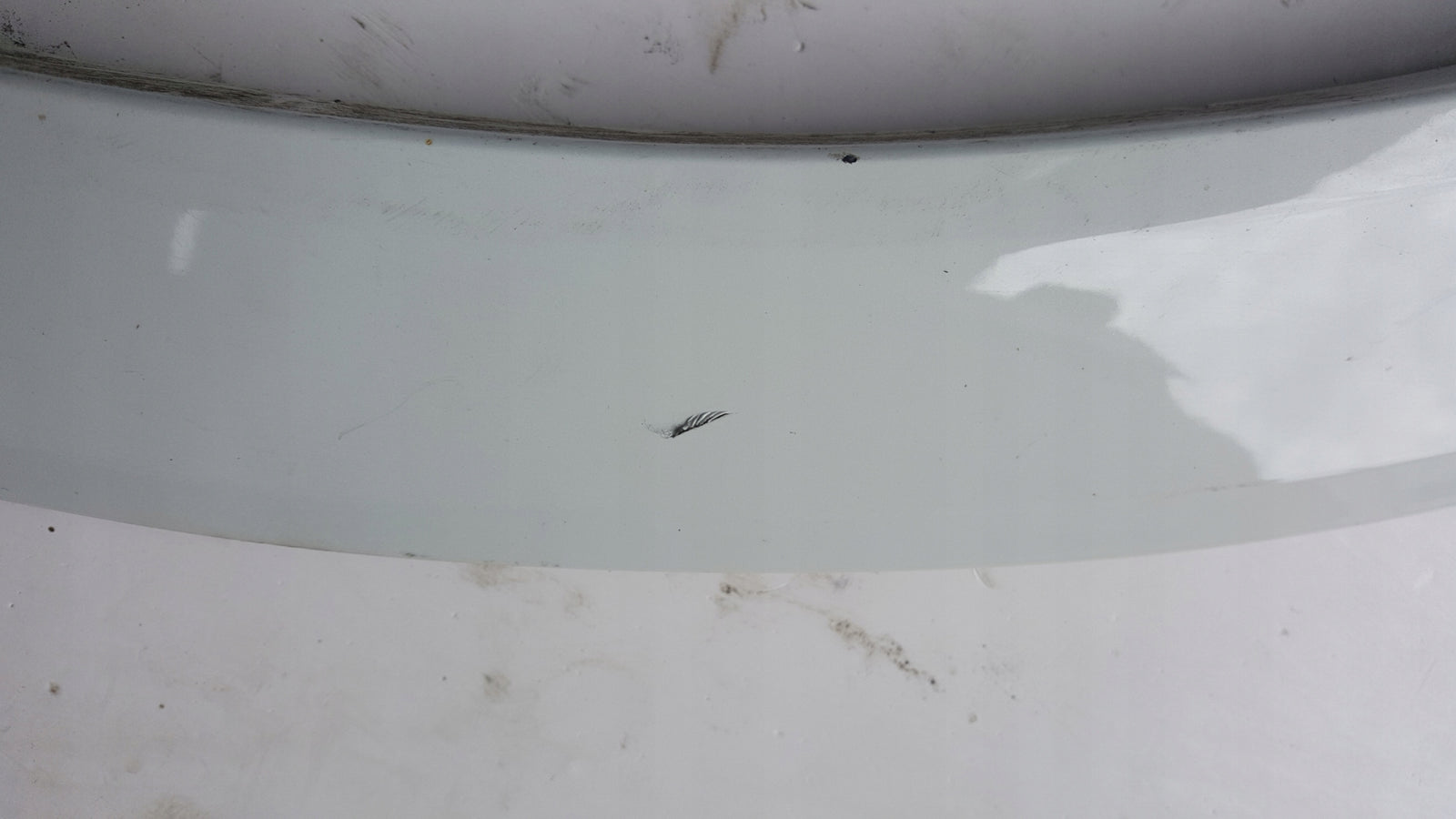 Listwa błotnika prawy tył AUDI Q3 83A853818B demontaż