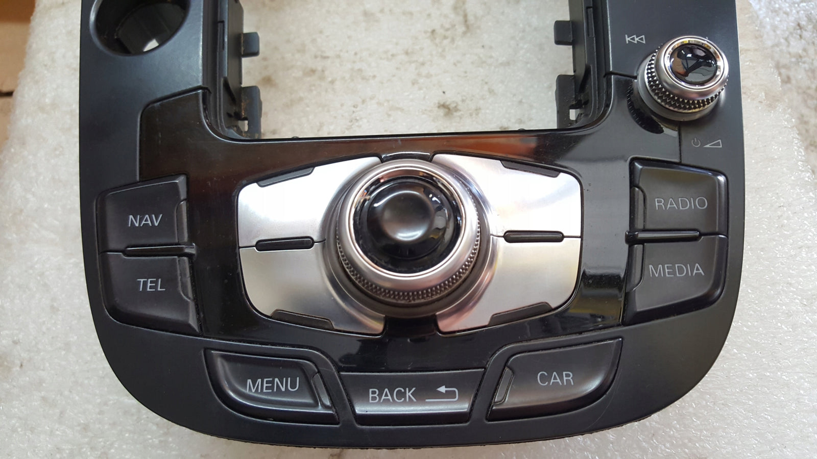 Panel kontroler multimedia MMI-- AUDI A4 (B8) A5 RS5 Q5 8T0919611L demontaż