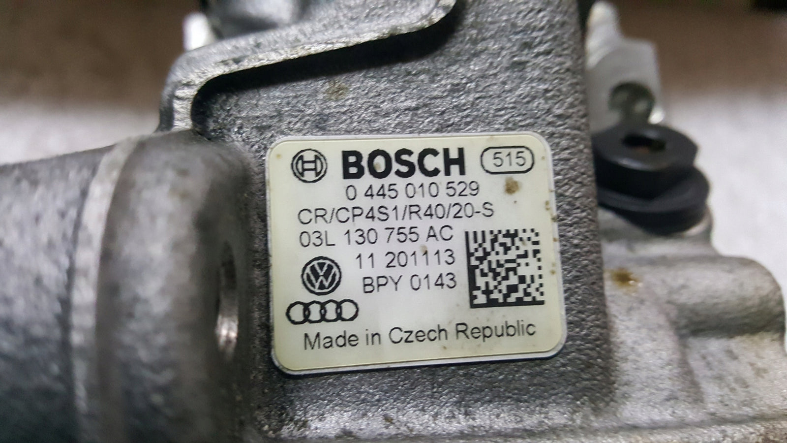Pompa wtryskowa 2.0 TDI --VW AUDI 03L130755AC demontaż