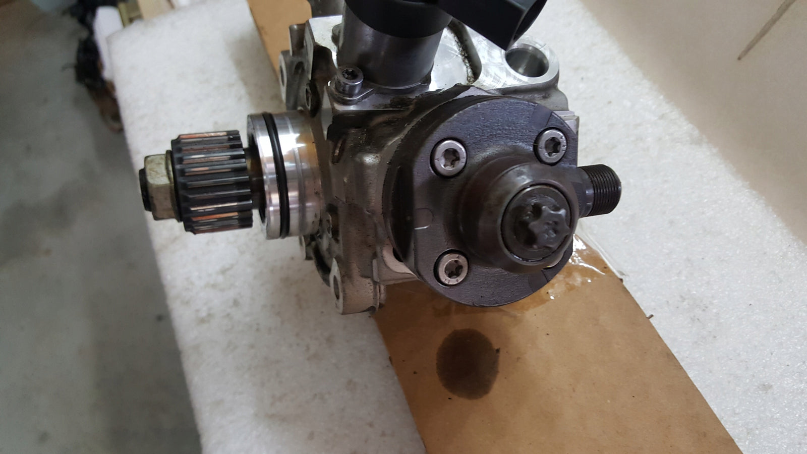 Pompa wtryskowa 3.0 TDI --VW AUDI 059130755DB demontaż