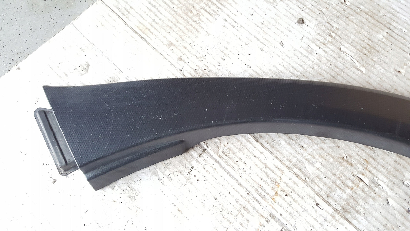 Listwa błotnika lewy tył SUBARU XV C10010067