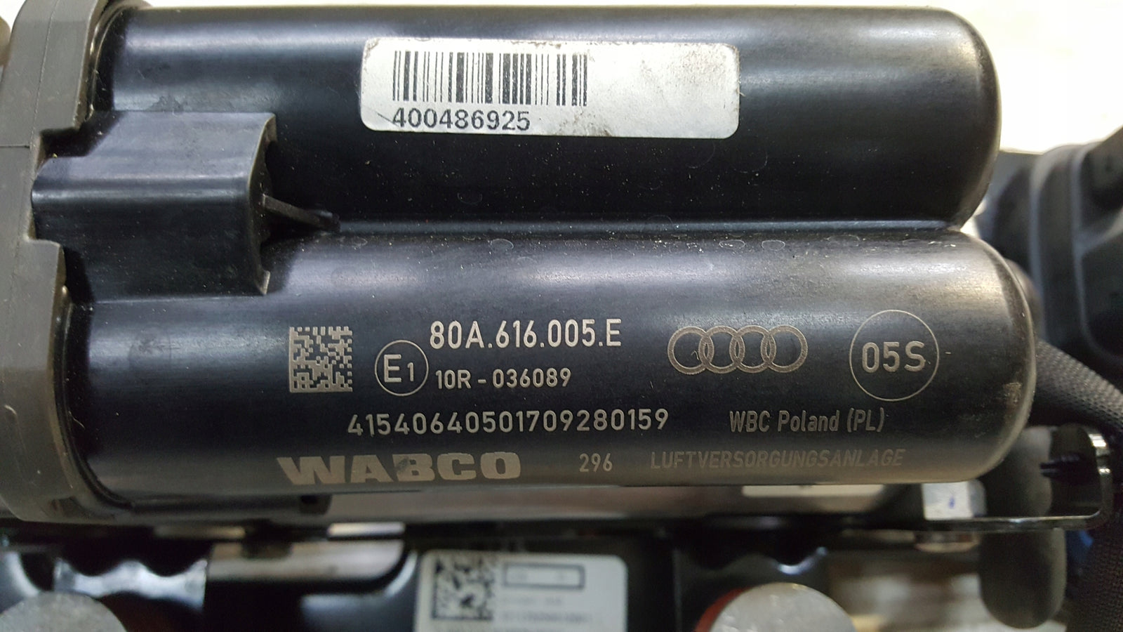 Kompresor zawieszenia AUDI Q5 80A616005E demontaż