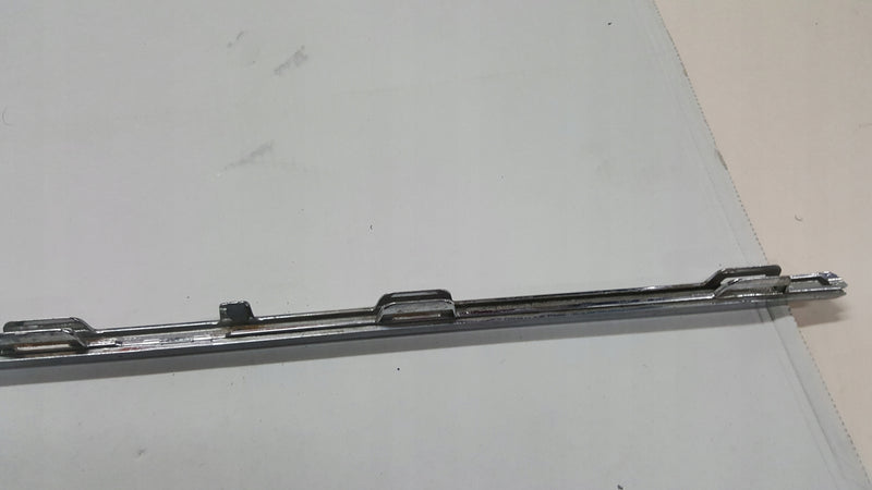 Listwa chrom zderzaka tylnego VW GOLF VII GOLF SPORTSVAN 5G6853333 demontaż
