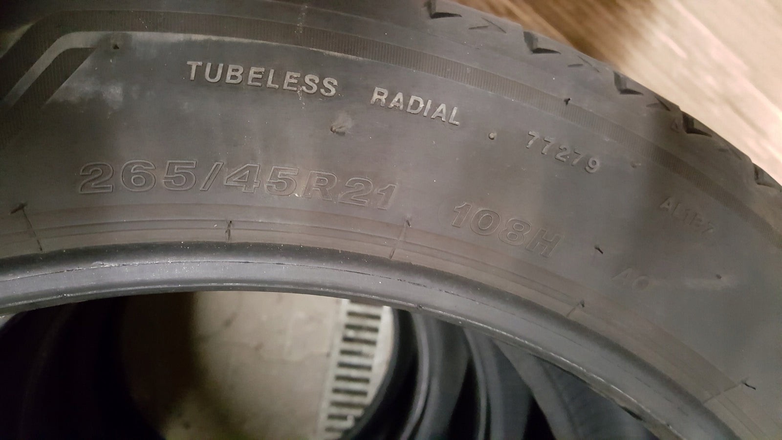 Opony Bridgestone Alenza 001 265/45r21 108H