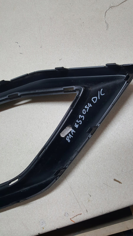 AUDI Q2 81A KRATKA RAMKA PRAWA 81A853054D 81A853054C