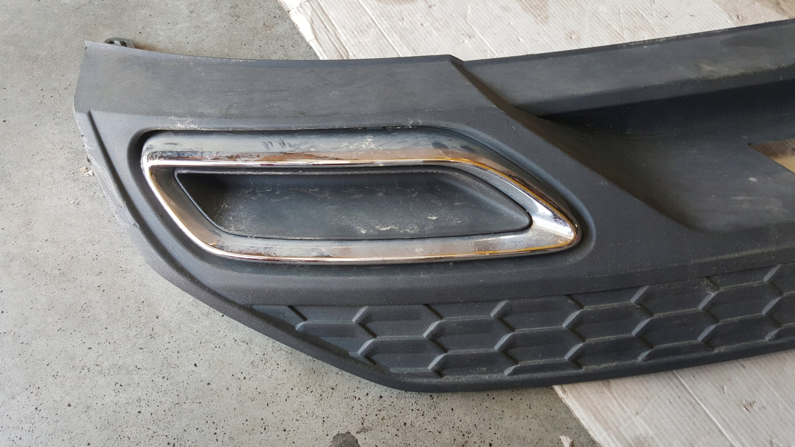 Dokładka spoiler zderzaka tylnego AUDI A3 S-LINE 8Y4807521B demontaż