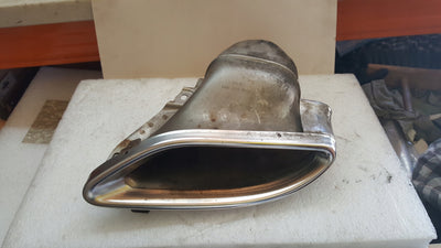 Końcówka wydechu lewa MERCEDES W212 A2124902727 demontaż