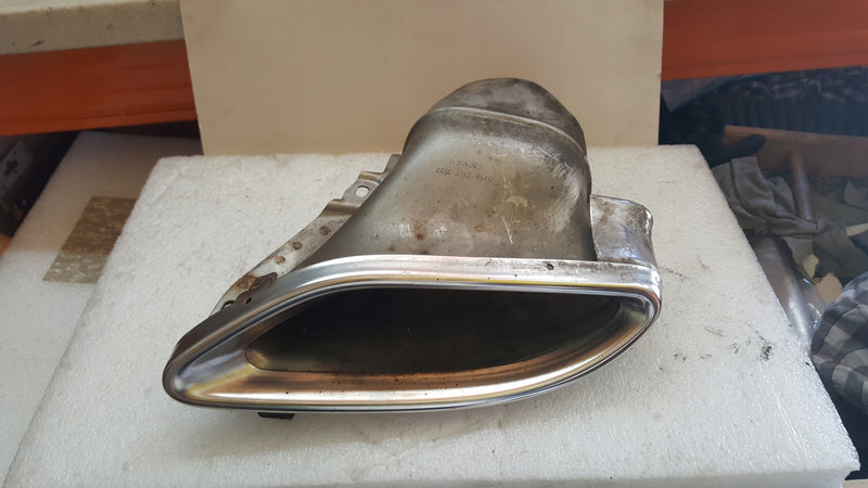 Końcówka wydechu lewa MERCEDES W212 A2124902727 demontaż