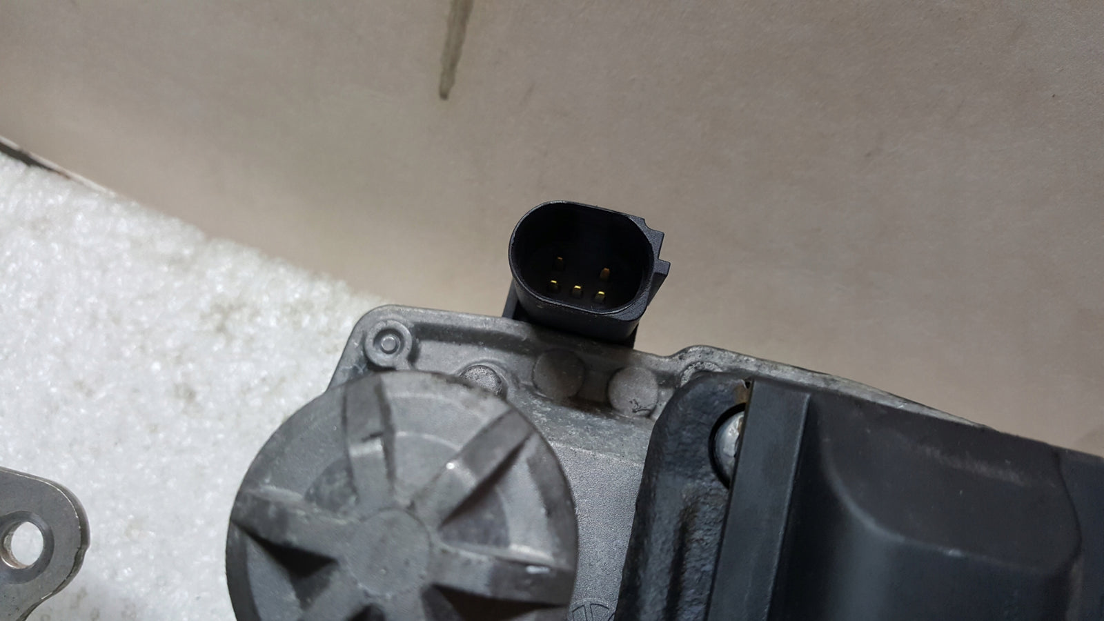 Zawór EGR chłodnica spalin VW 04L131512CG demontaż