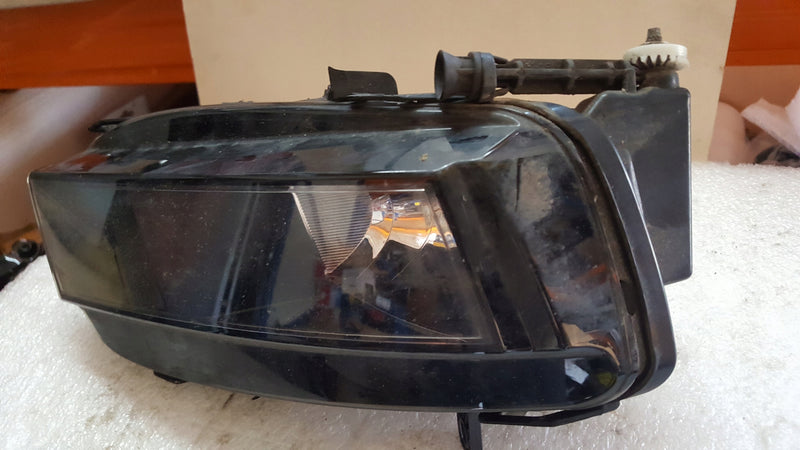 Prawy halogen VW GOLF VII 5G0941662D demontaż