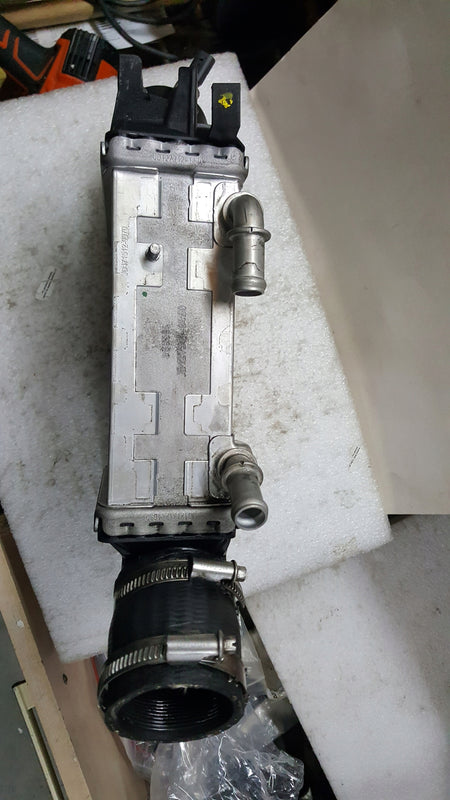 Chłodnica intercooler AUDI A4 (B9) A5 A6 (C8) A7 Q5 059145803Q demontaż