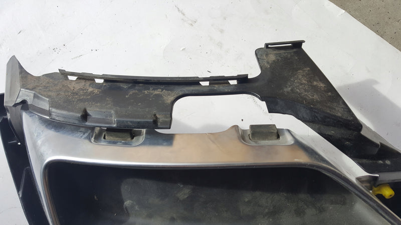 Prawa końcówka wydechu + uchwyt AUDI 8W0253826L 8W0807348E demontaż