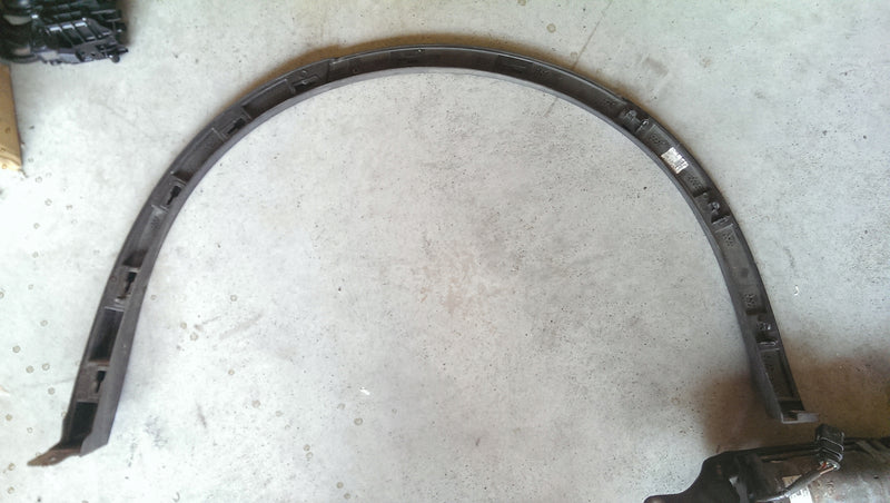 Listwa błotnika prawy tył VW TOUAREG 3 760853818