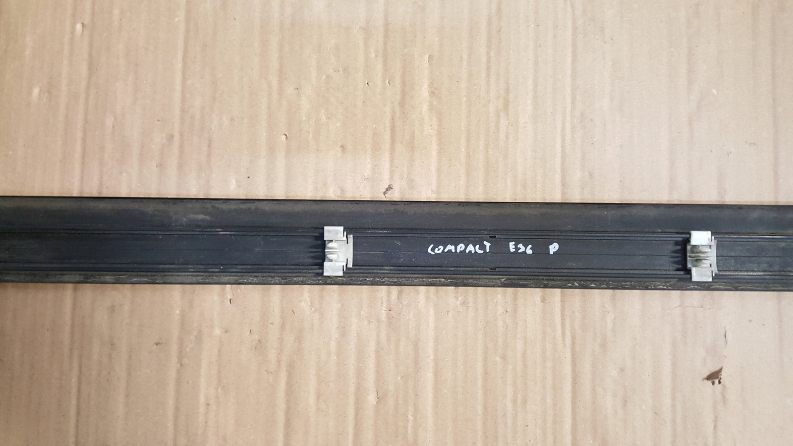 LISTWA DRZWI PRAWY PRZÓD BMW 3 E36 COMPACT 2264512A 511322513799
