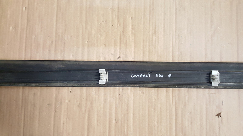LISTWA DRZWI PRAWY PRZÓD BMW 3 E36 COMPACT 2264512A 511322513799