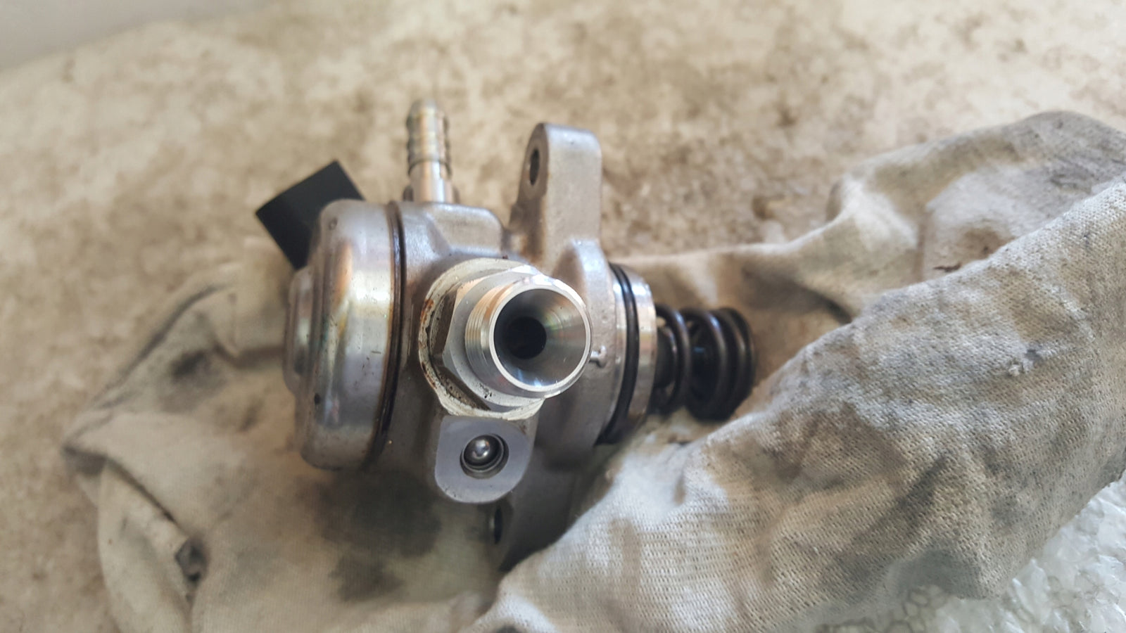 Pompa paliwa VW AUDI SKODA SEAT 1.0 TSI 04E127027R