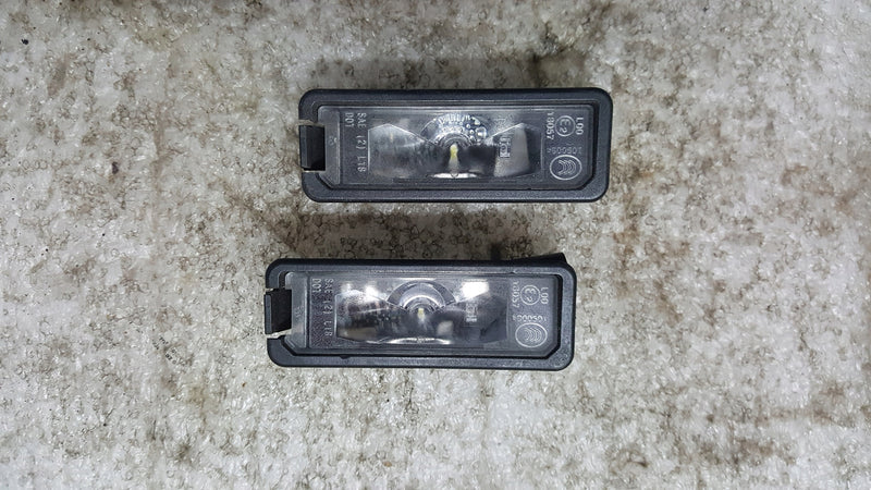 LAMPKA OŚWIETLENIE TABLICY REJESTRACYJNEJ VW GOLF VIII 3G5943021 ORG