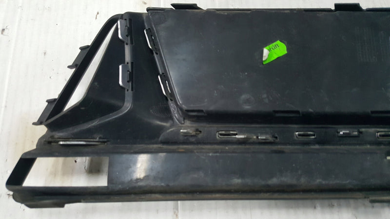 Kratka zderzaka lewy przód AUDI A4 S4 B9 8W0807681K demontaż