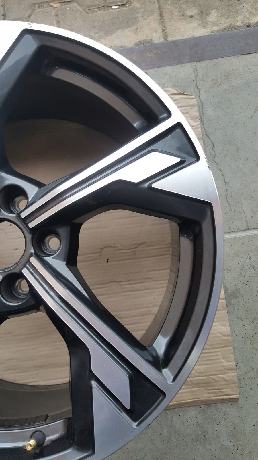 Felga aluminiowa Audi OE 8W0601025EM 8.5