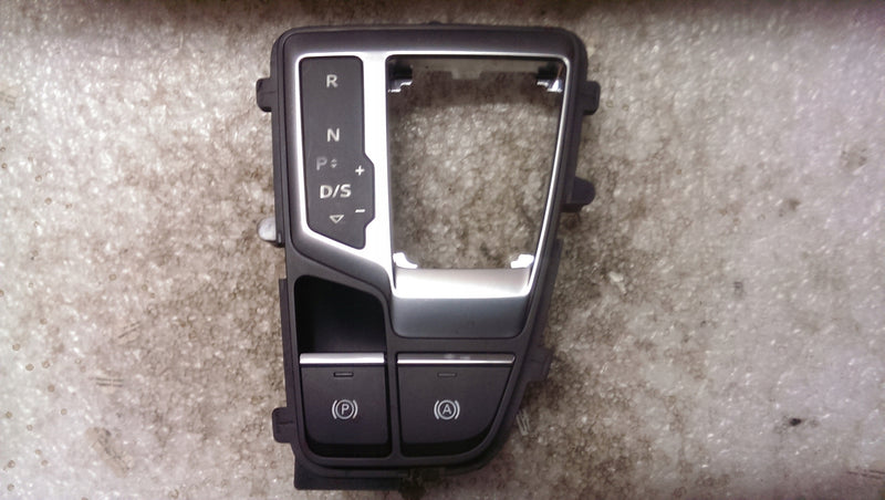 Ramka panel biegów AUDI Q5 II 80B713111C demontaż