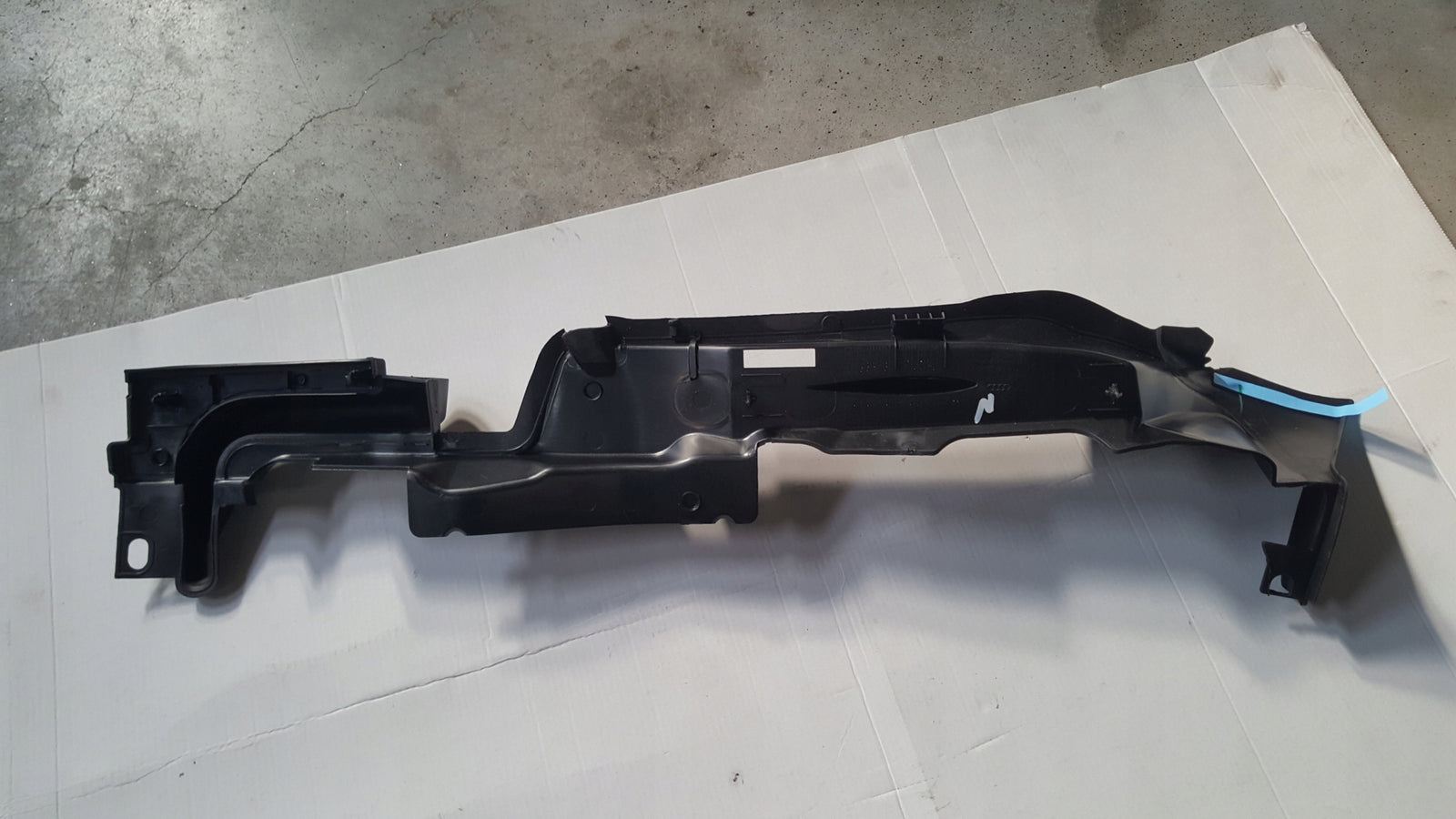 NOWA ORYGINALNA prawa osłona błotnika AUDI A5 8W6821170E