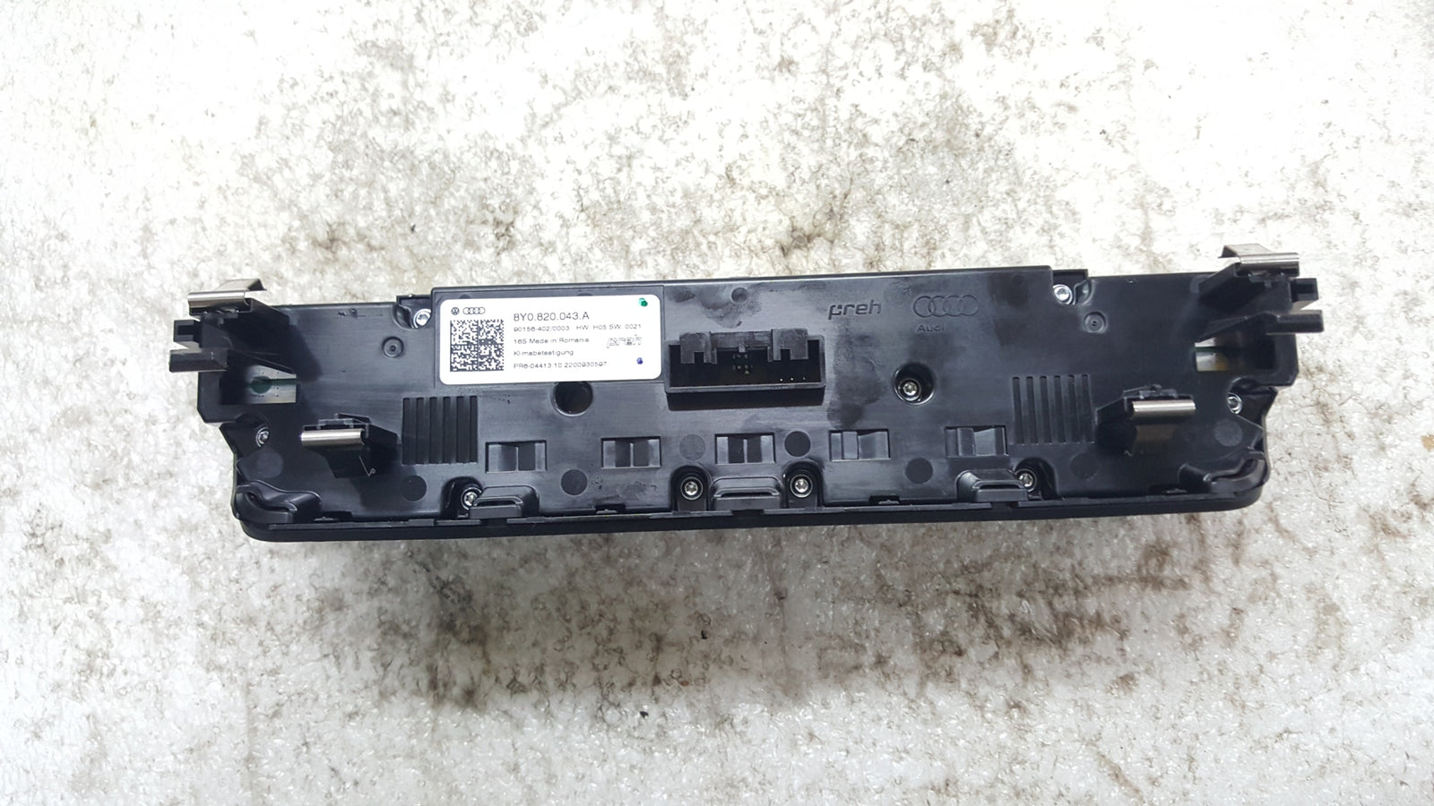 Panel klimatyzacji AUDI A3 8Y0820043A demontaż