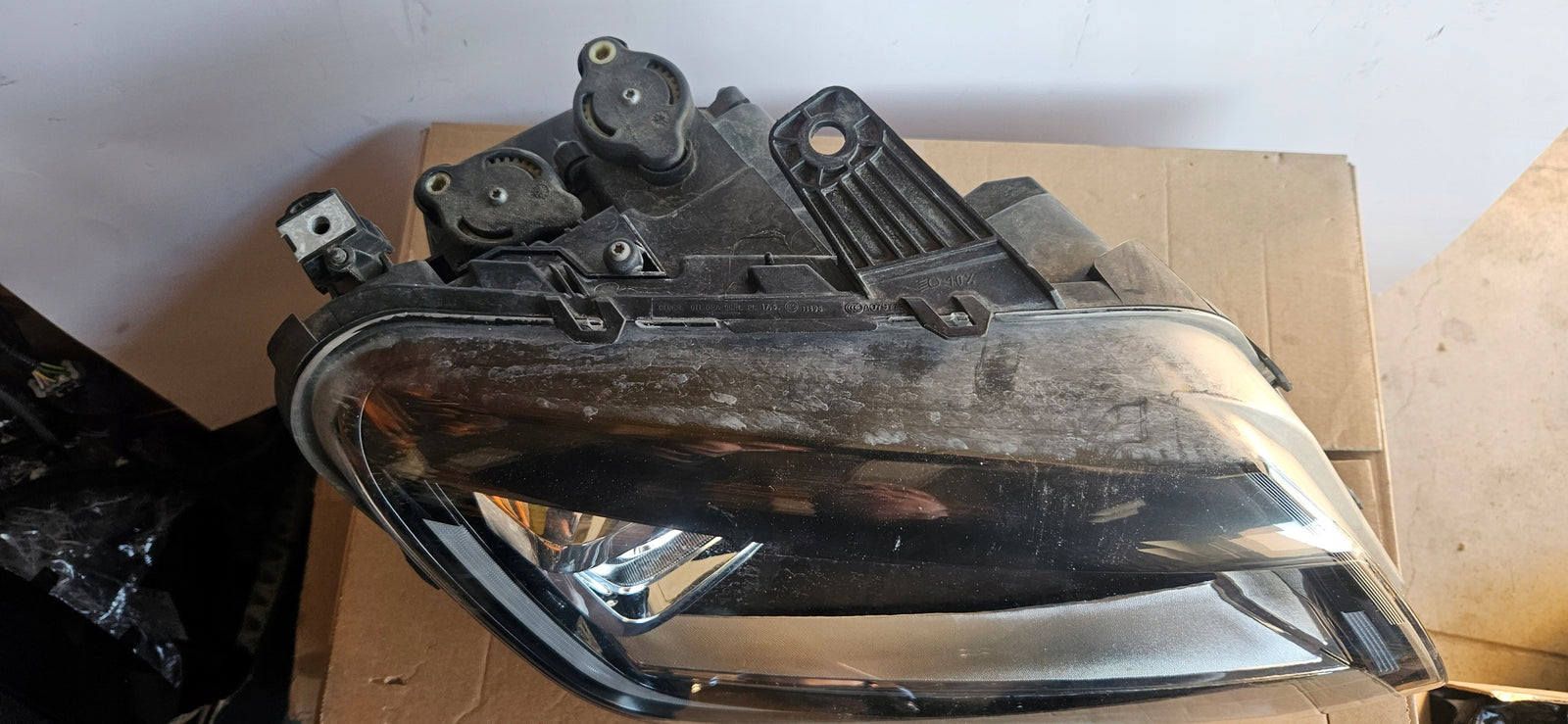 PR xenon LED Vw Amarok LIFT 2H3941032B 2020r IDEAŁ