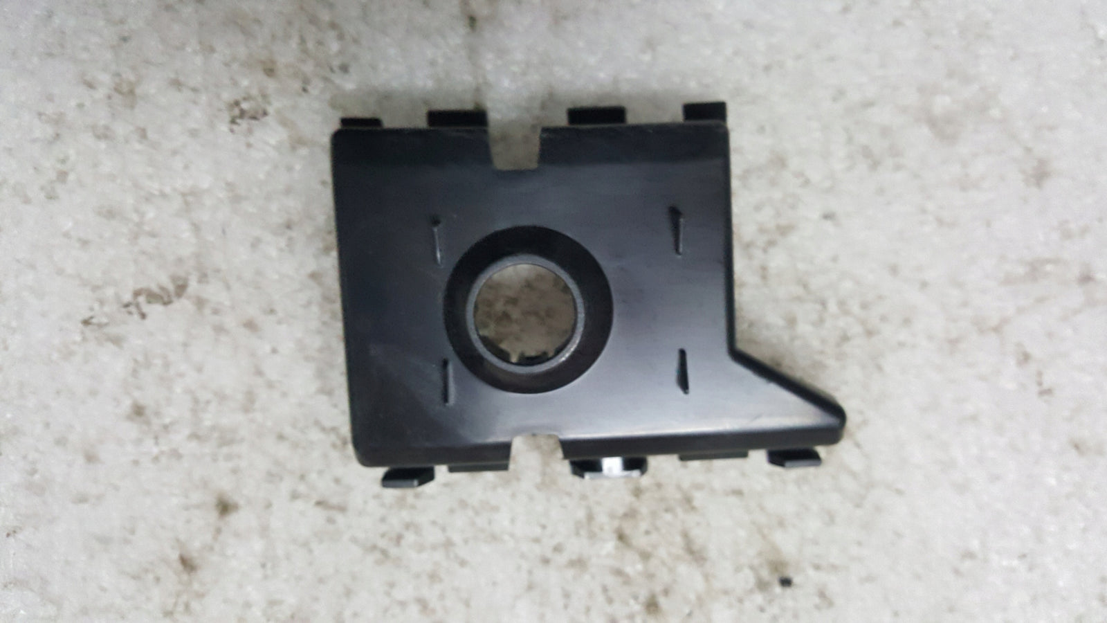 Uchwyt prawego tylnego czujnika parkowania (PDC) Audi Q5 FY 80F919290A