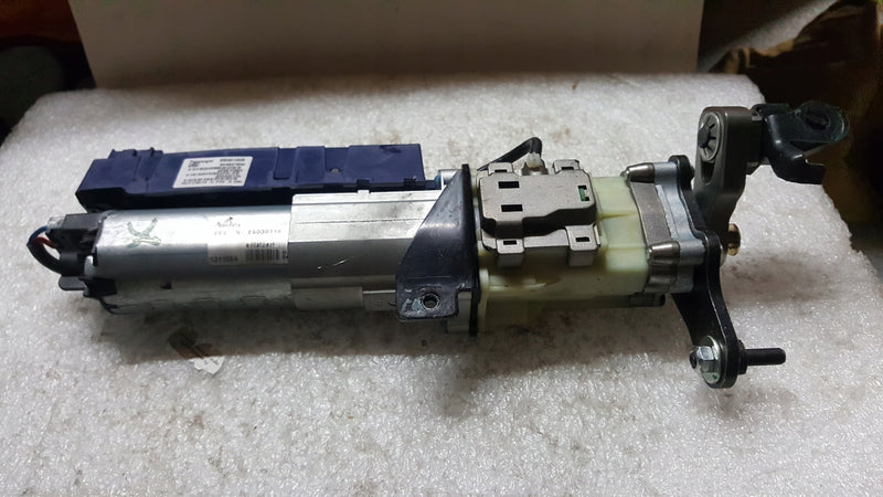 Siłownik klapy bagażnika prawa strona AUDI A4 (B8) RS4 8K9827852A demontaż