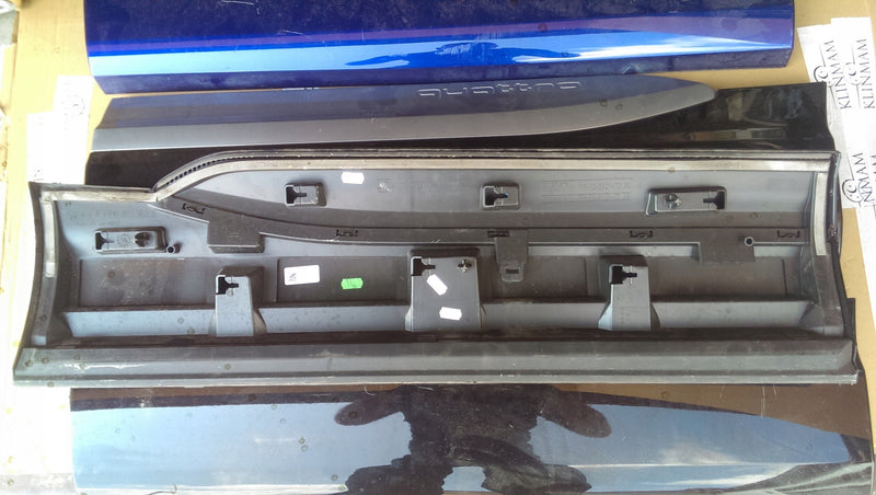 Listwa drzwi lewy tył AUDI Q7 4M0853969B