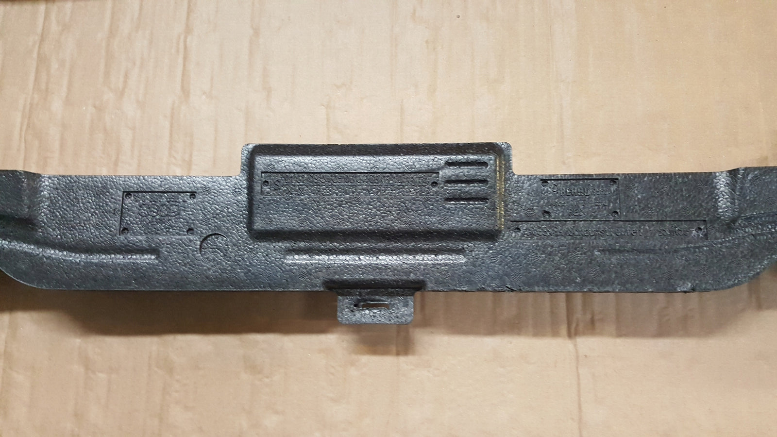 Absorber zderzaka przedniego AUDI A3 8Y0807550