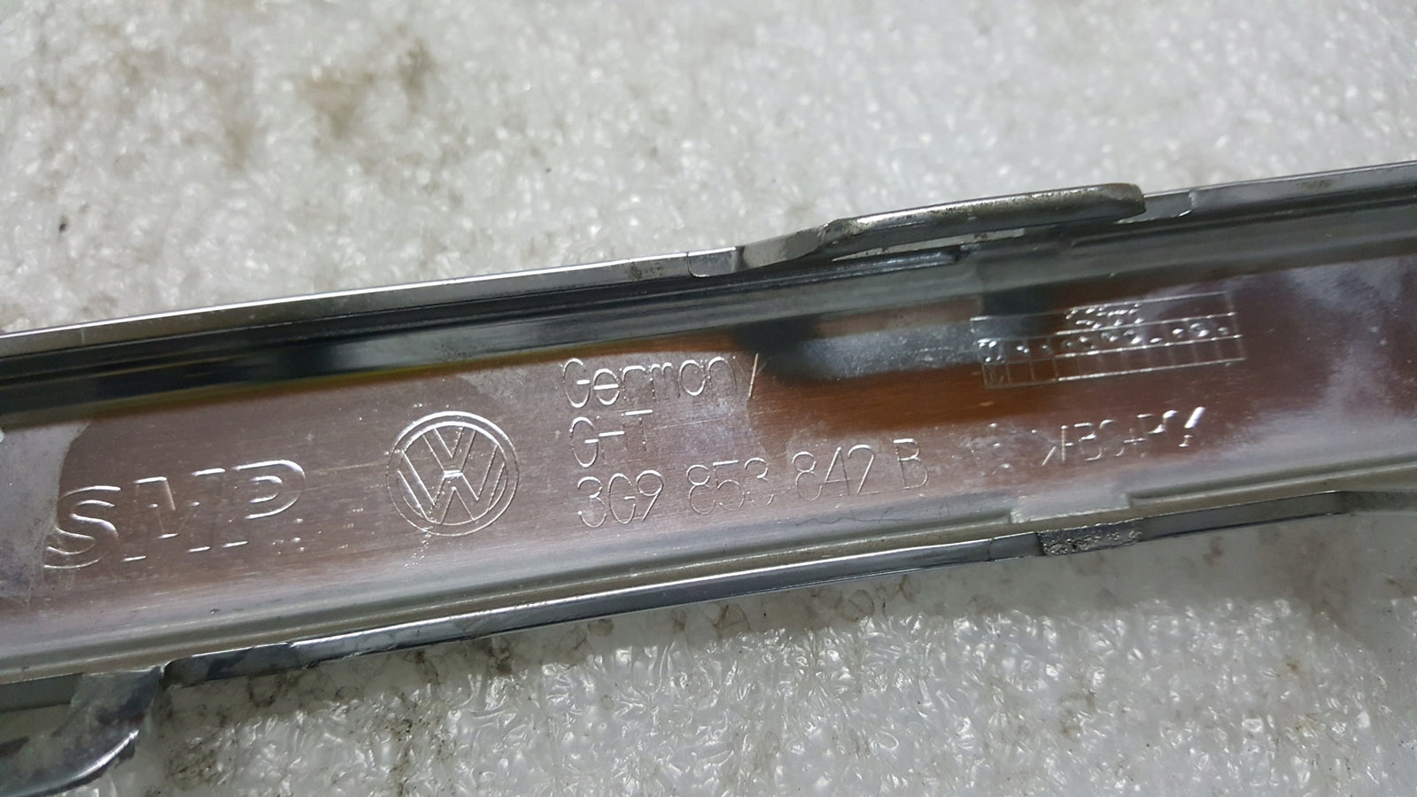 Listwa chrom zderzaka prawy tył VW PASSAT (B8) ALLTRACK 3G9853842B demontaż