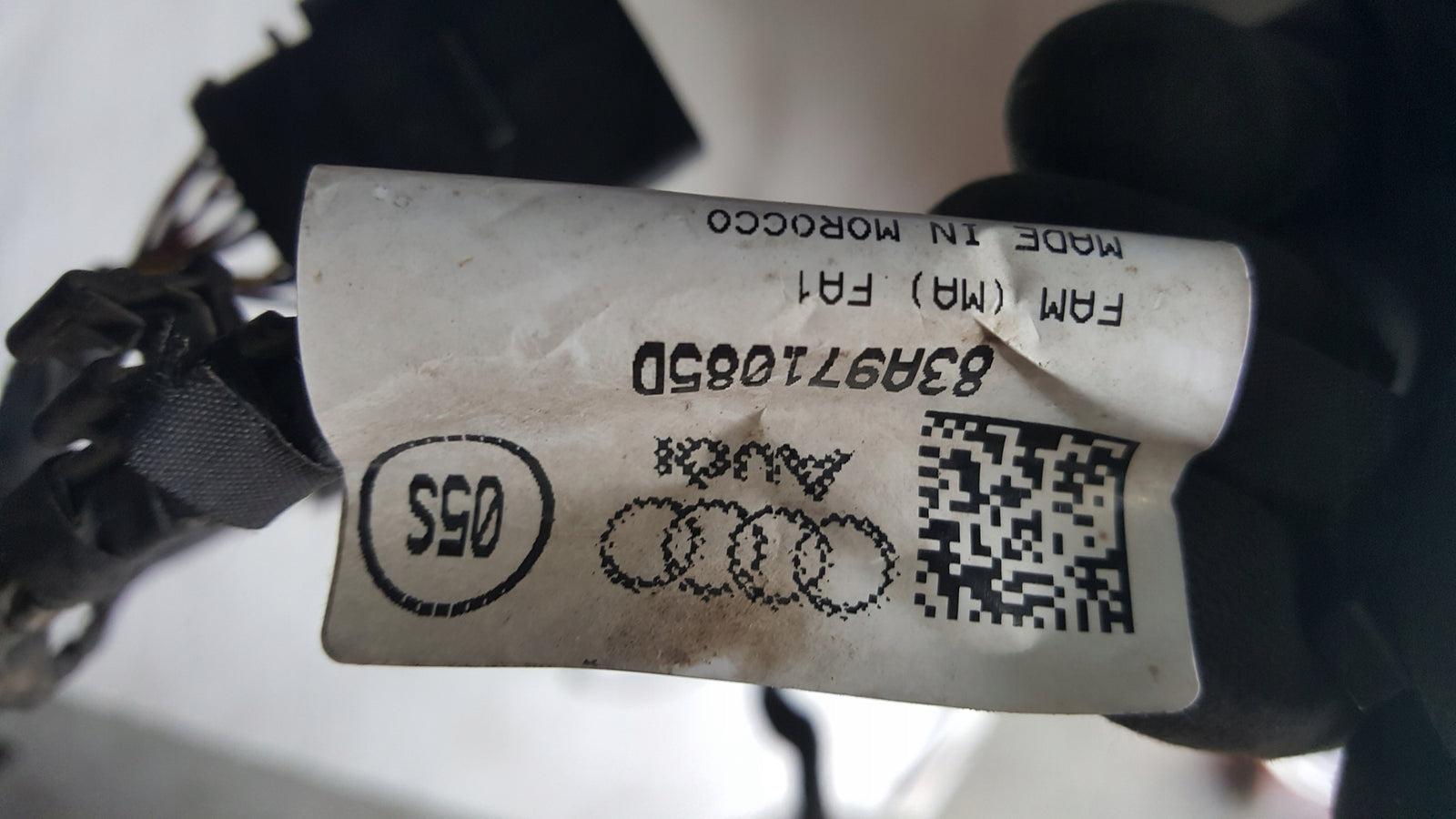Instalacja czujników PDC zderzaka przedniego AUDI Q3 83A971085D demontaż