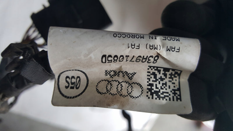 Instalacja czujników PDC zderzaka przedniego AUDI Q3 83A971085D demontaż
