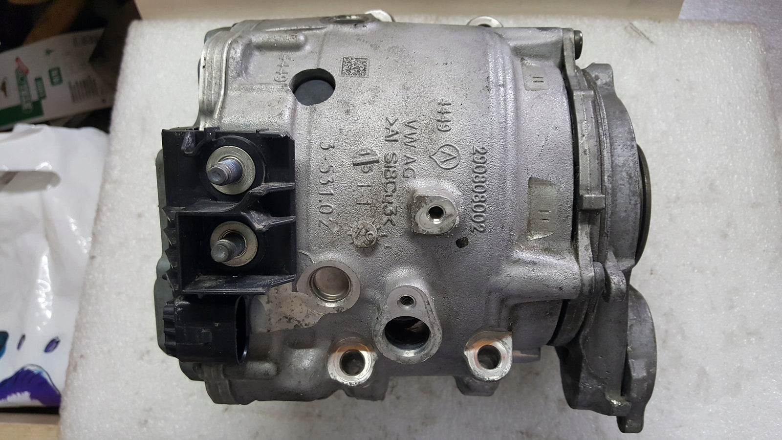 Alternator VW AUDI 4N0903028R demontaż