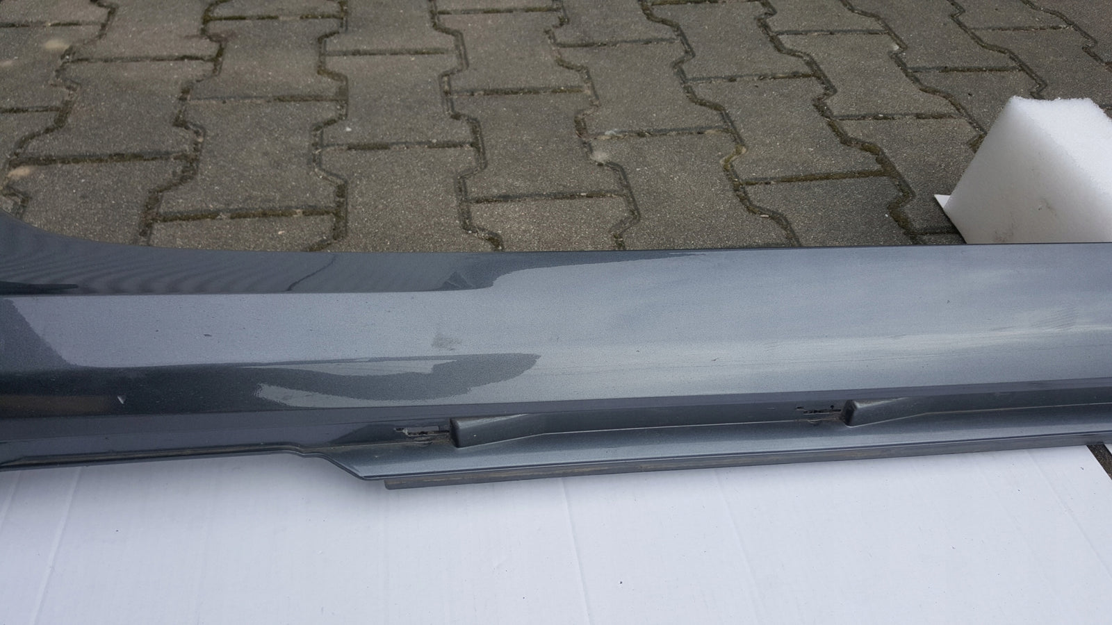 Listwa progowa prawa strona AUDI A6 (C8) S-LINE 4K0853856A demontaż