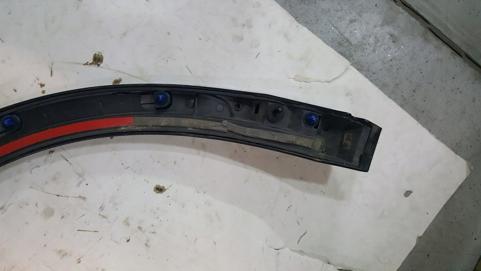 Listwa błotnika lewy tył AUDI Q3 8U0853817B